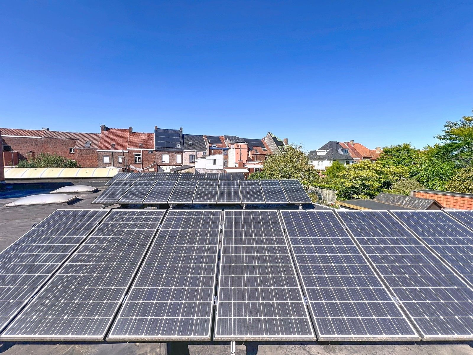 KANTOORGEBOUW (124 m²) met MAGAZIJNEN (630 m²) op zeer goede ligging nabij centrum KORTRIJK ! foto 30