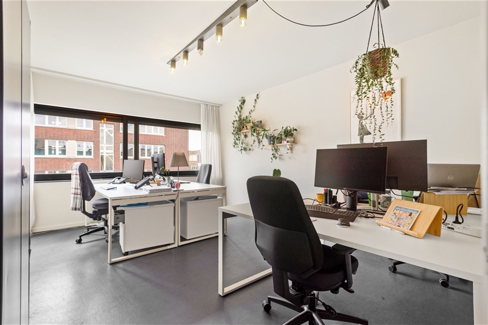 Kantoorgebouw te koop in Berchem foto 16
