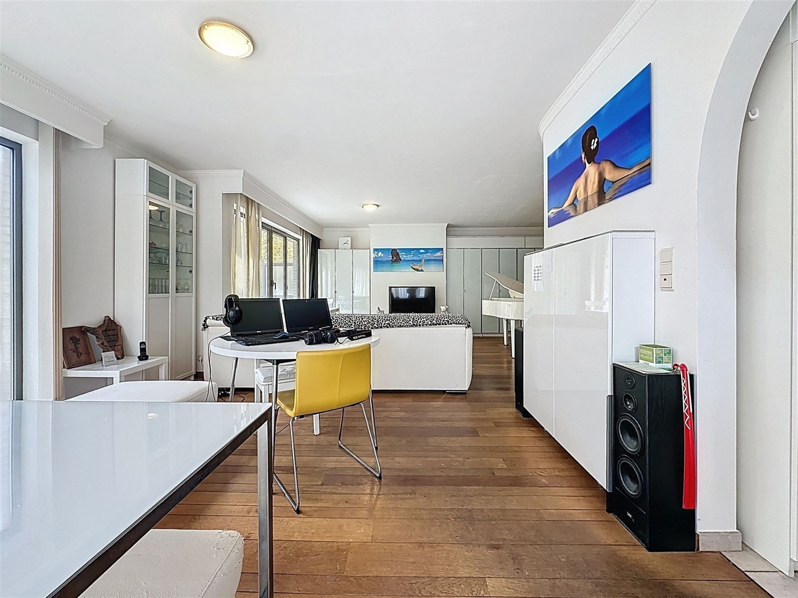 Ruim appartement met inpandige garage en terras foto 5