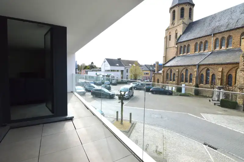 Appartement met 3 slaapkamers, terras en autostaanplaats te Boortmeerbeek. foto 14