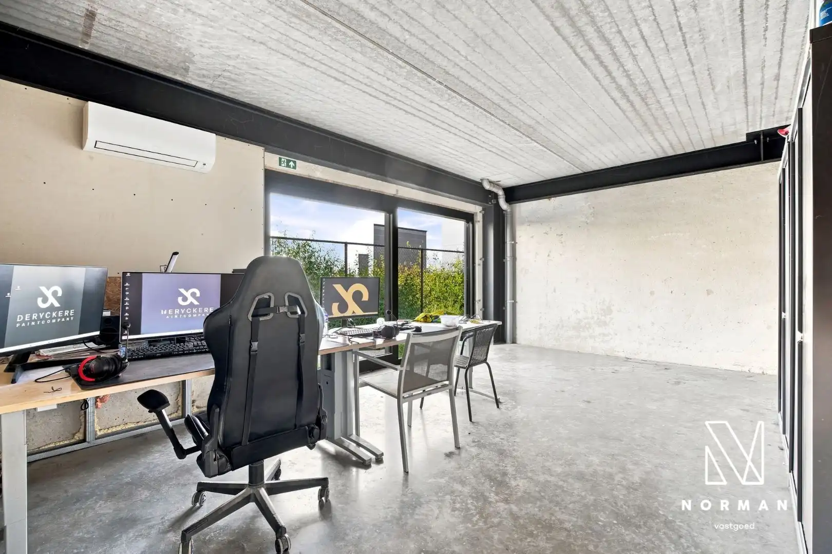 Bedrijfswoning op 1186 m² met luxueuze woonst. foto 32