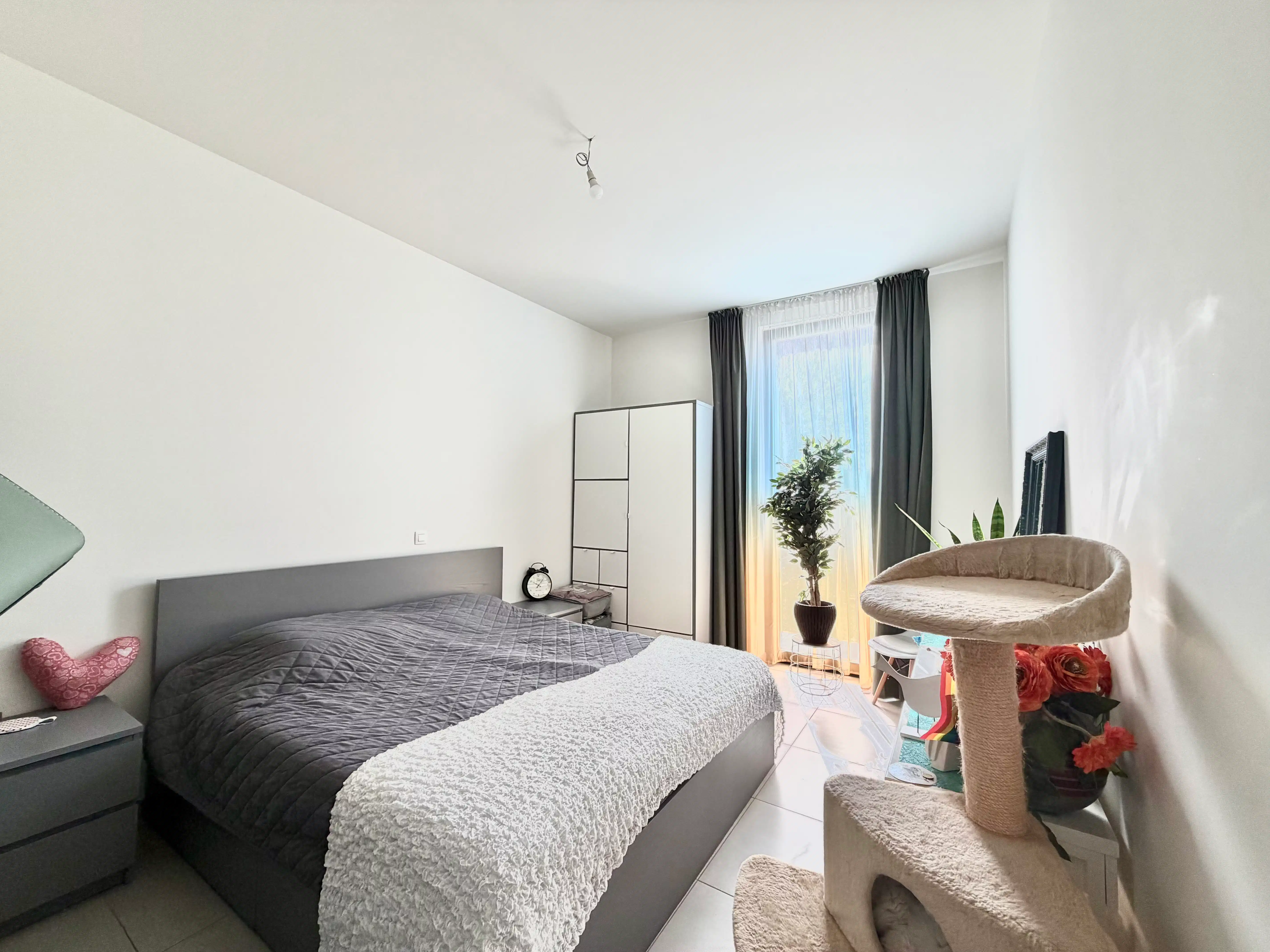 Recent appartement met twee slaapkamers te huur in Evergem foto 7