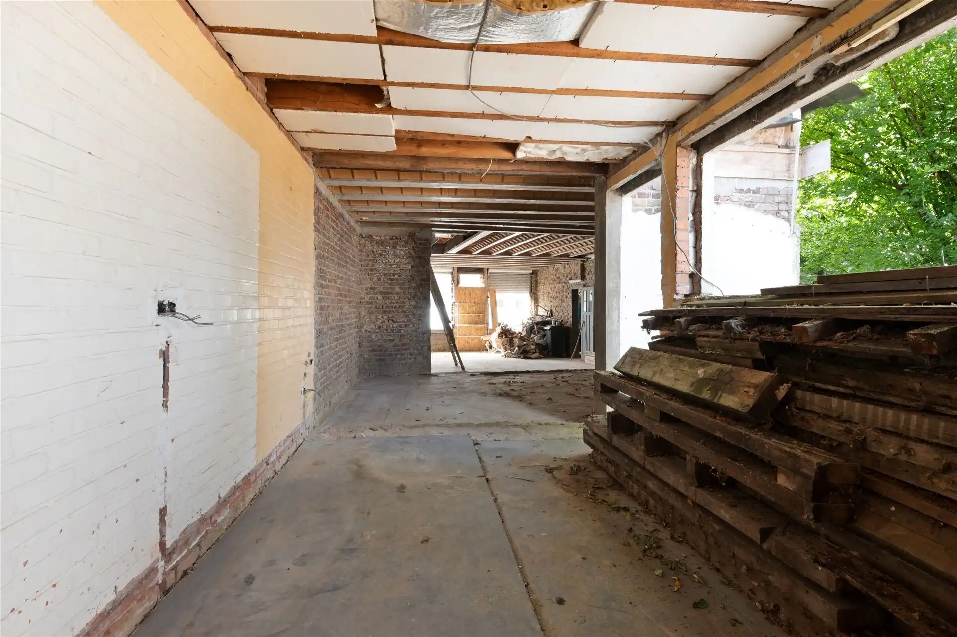 Renovatiepand met veel potentieel in Heurne! foto 7