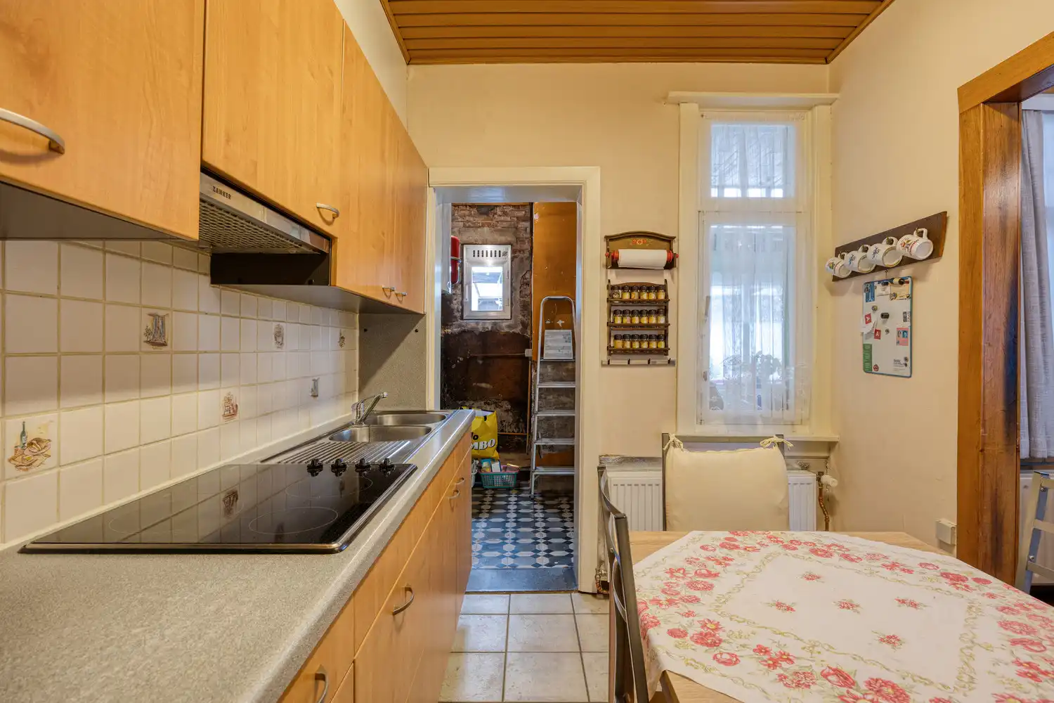 Unieke te renoveren vrijstaande woning met 2 tot 3 slks en kleine tuin! foto 13