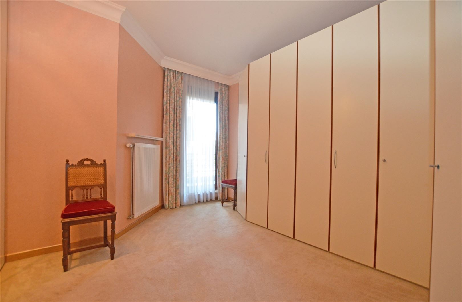 Ruim appartement met drie slaapkamers. foto 17