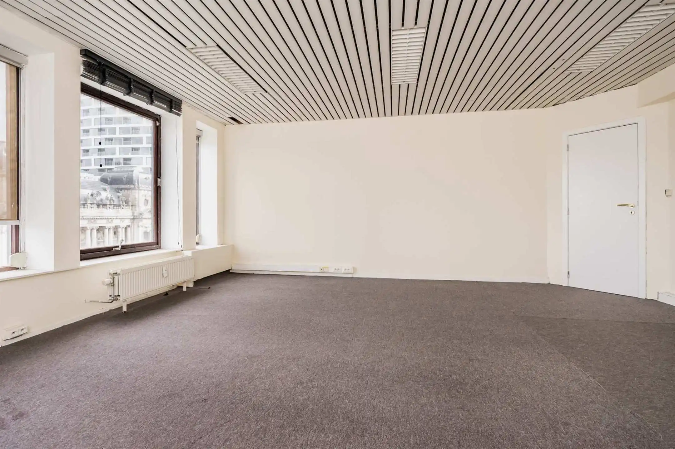 Kantoor of appt. met zicht op Operagebouw foto 3