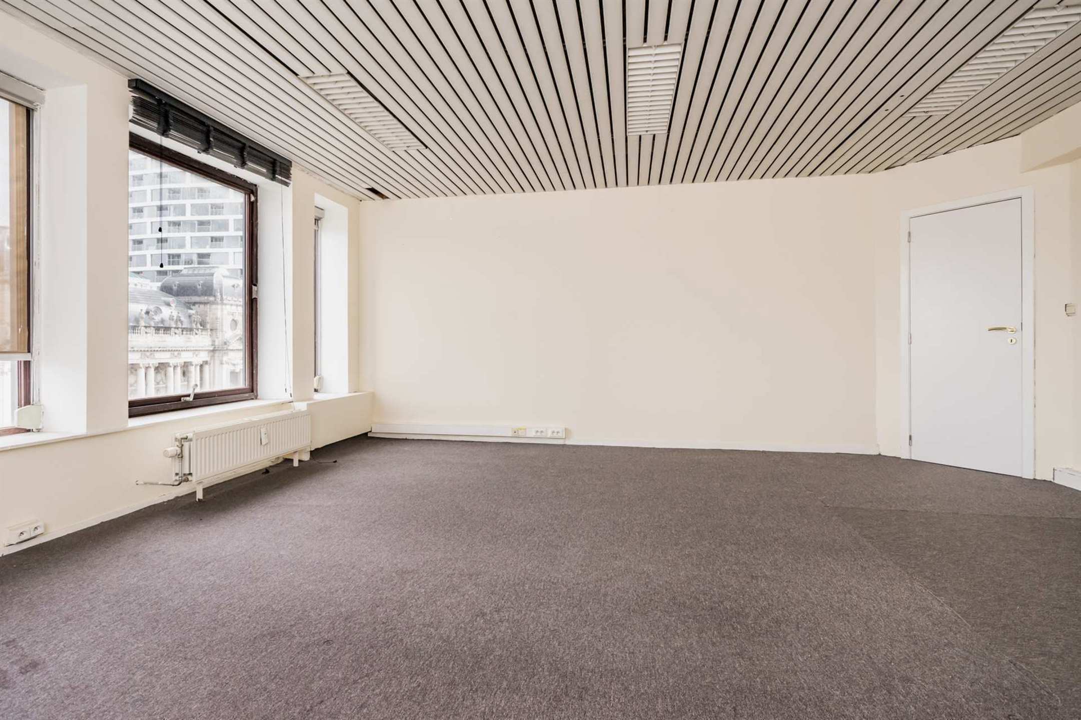 Kantoor of appt. met zicht op Operagebouw foto 3