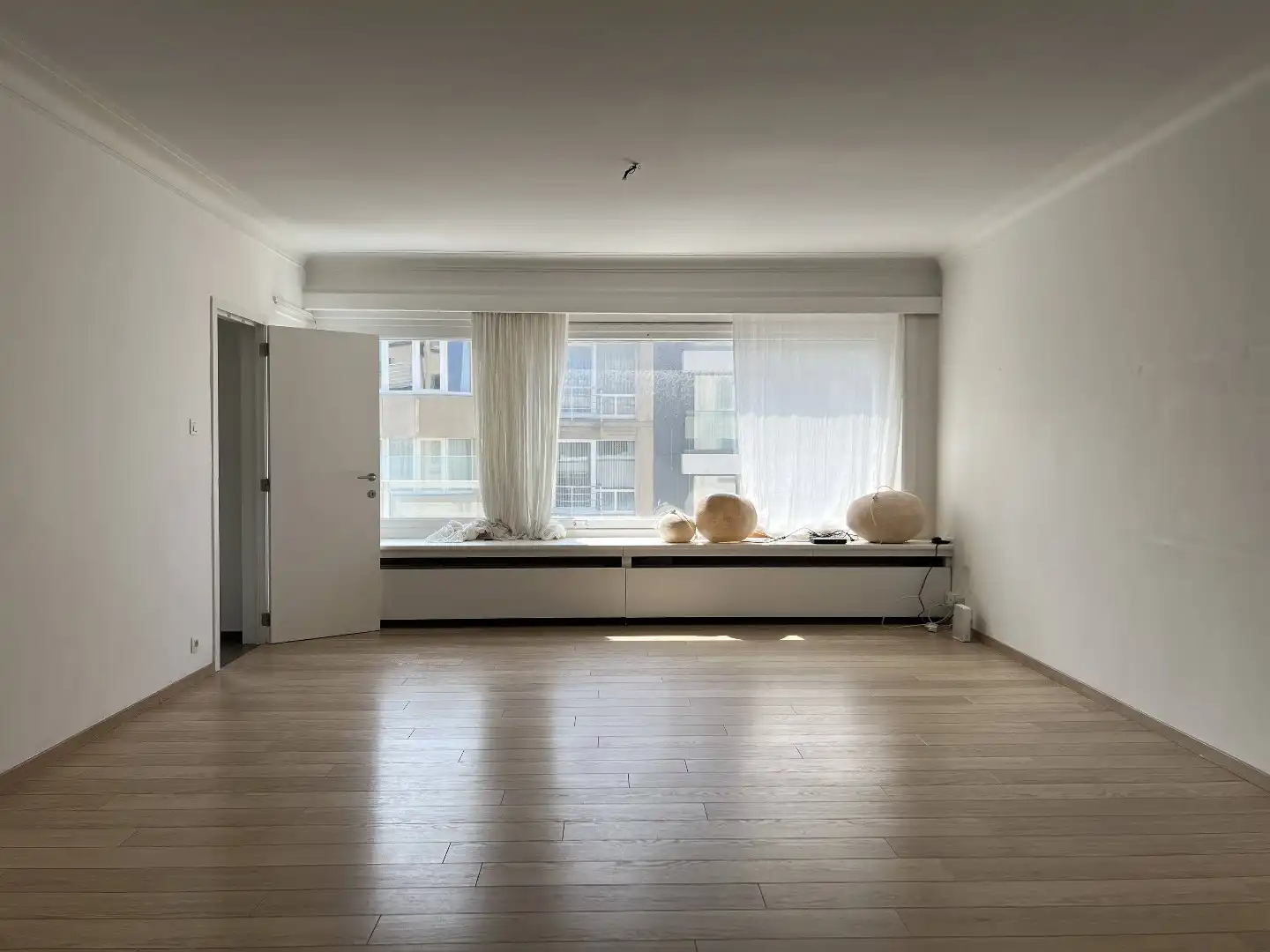 Te Huur – Appartement met Lateraal Zeezicht in het Centrum van Oostende foto 6