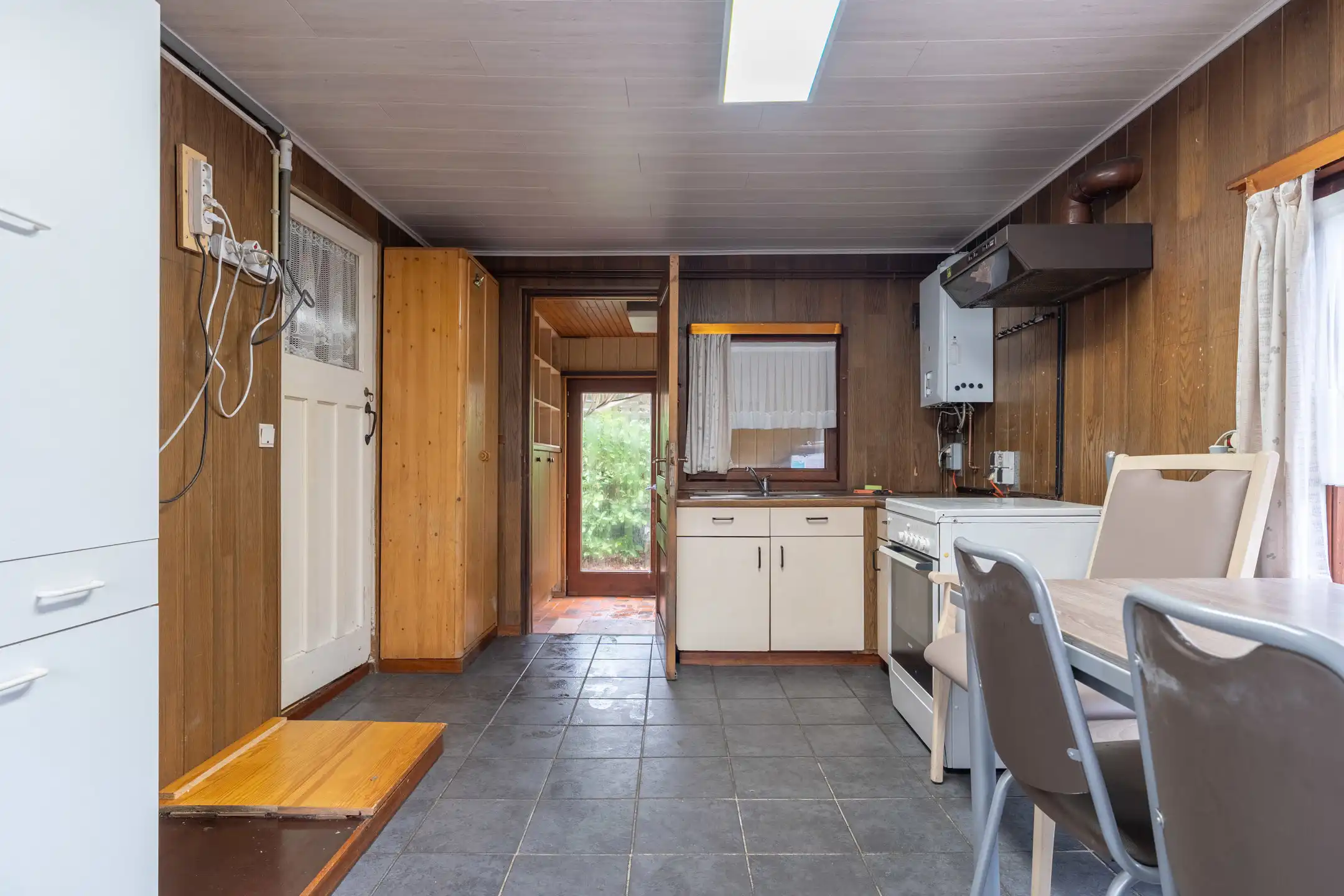 Te renoveren woning met 2 slpks op prachtig perceel van 3.551m² foto 9