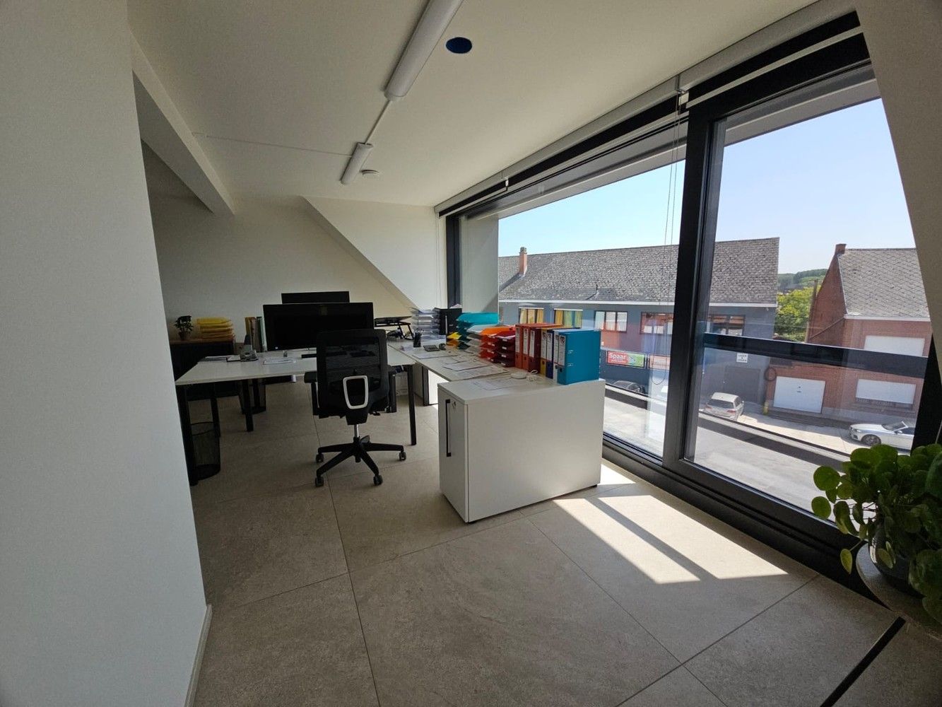 Recent, lichtrijk appartement met 2 terrassen foto 2