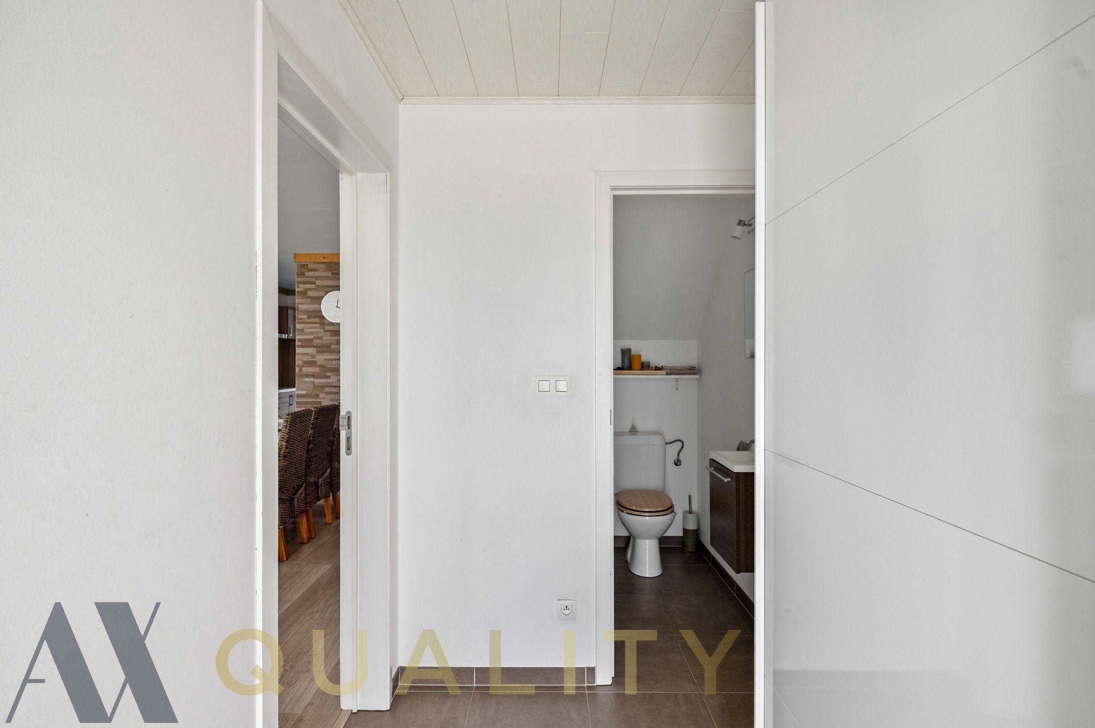 Instapklare recent energiezuinige (energielabel A) Half-open woning met  3 slpk. tuin en dubbele garage foto 14