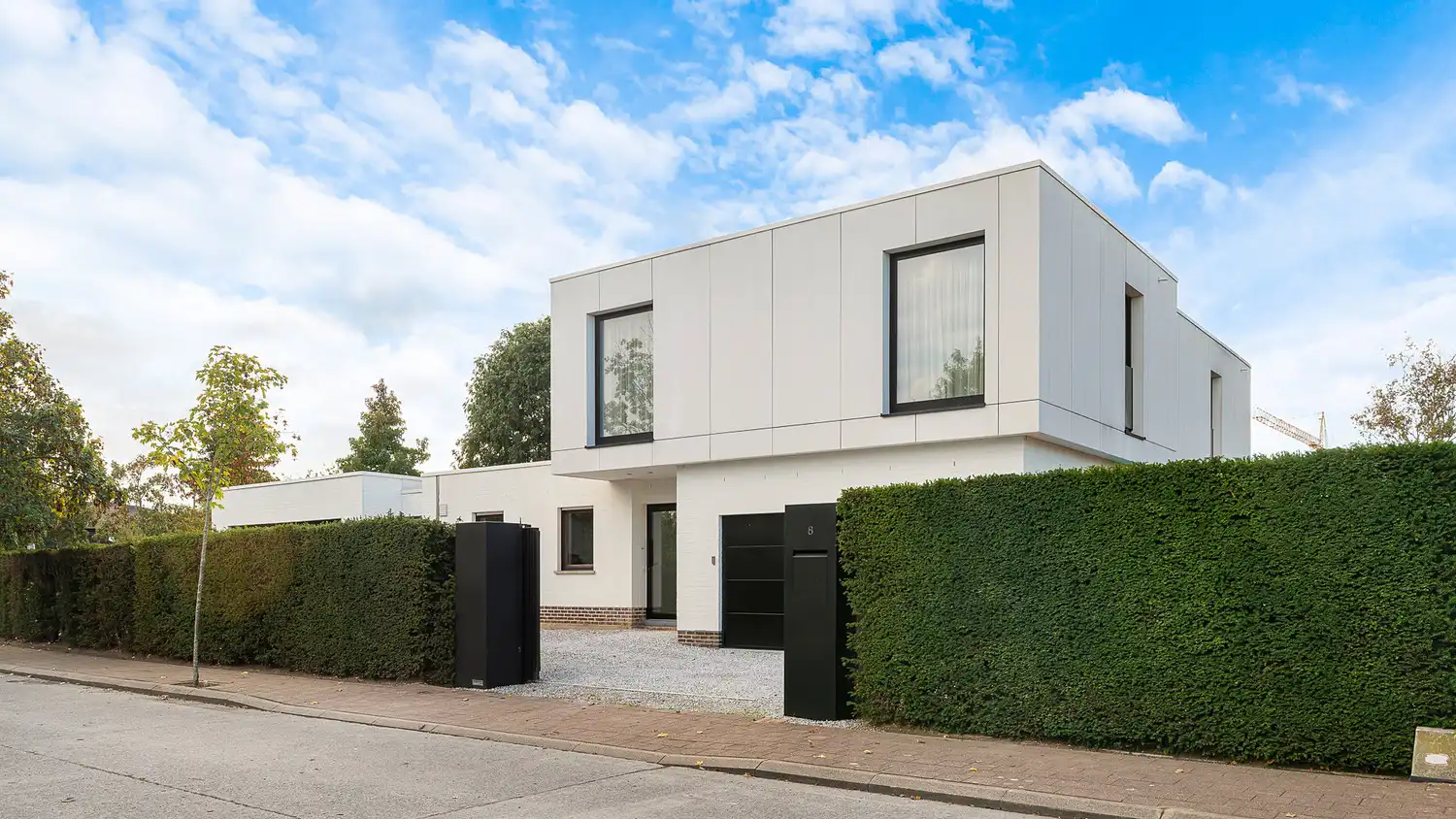 Grote moderne villa met zwembad op uitzonderlijk groot perceel. foto 5