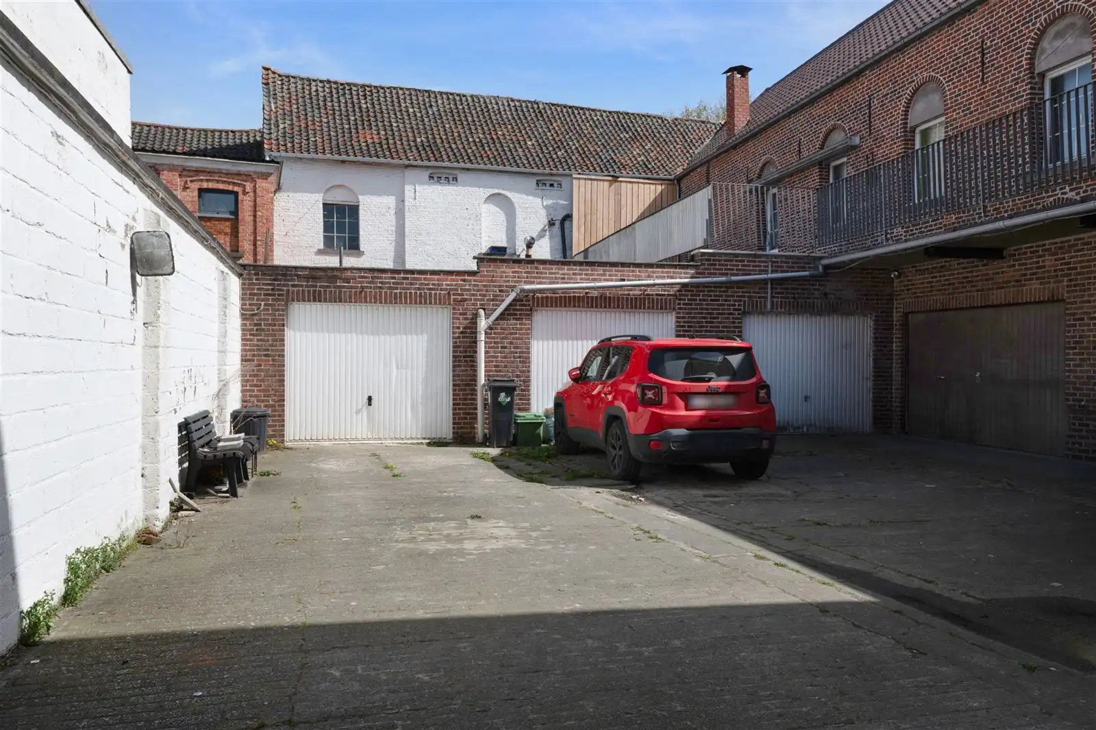 Gelijkvloers app met 2 slpks en garage foto 15