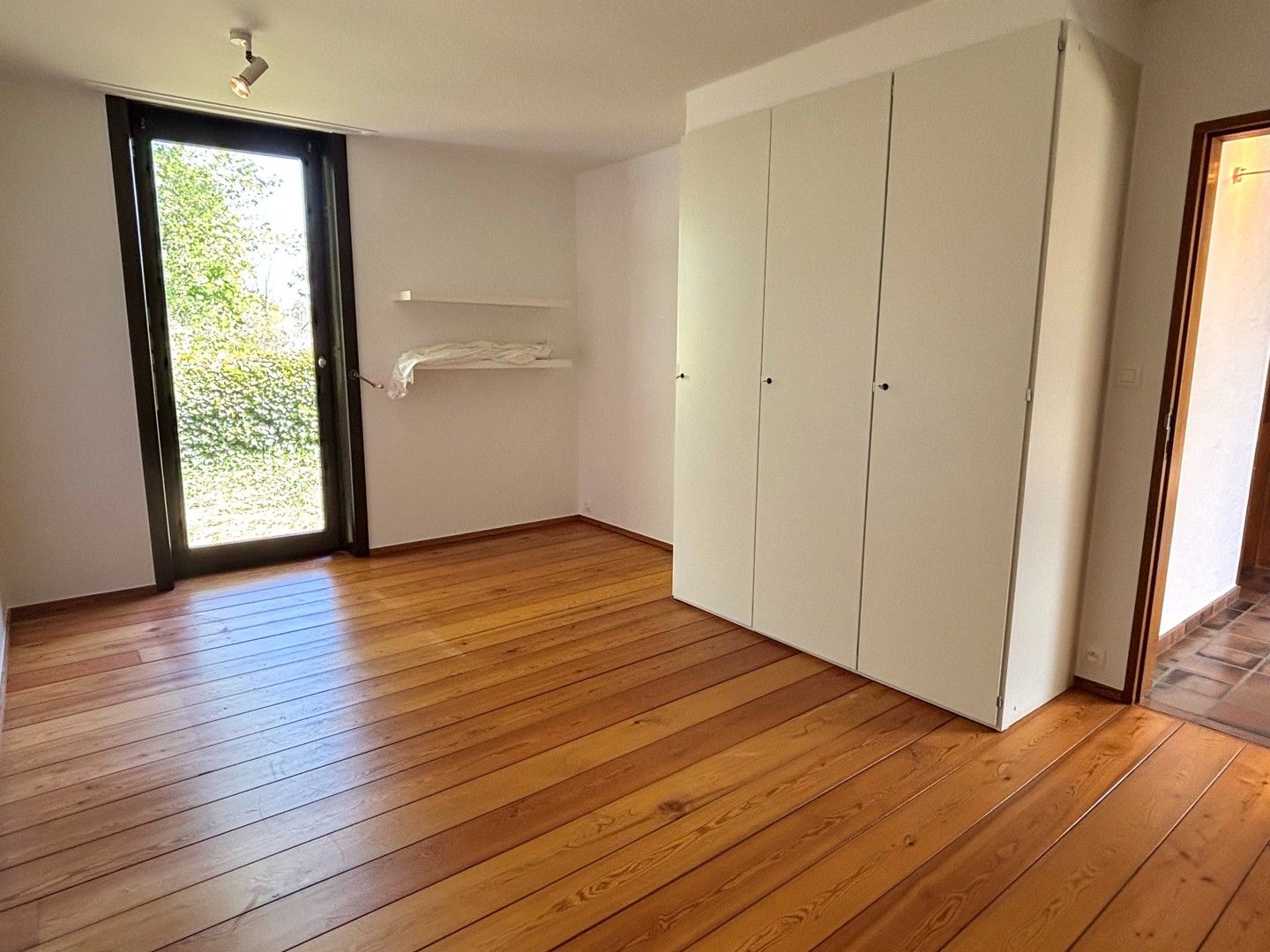 Bijzondere modernistische Villa te huur residentieel gelegen foto 10