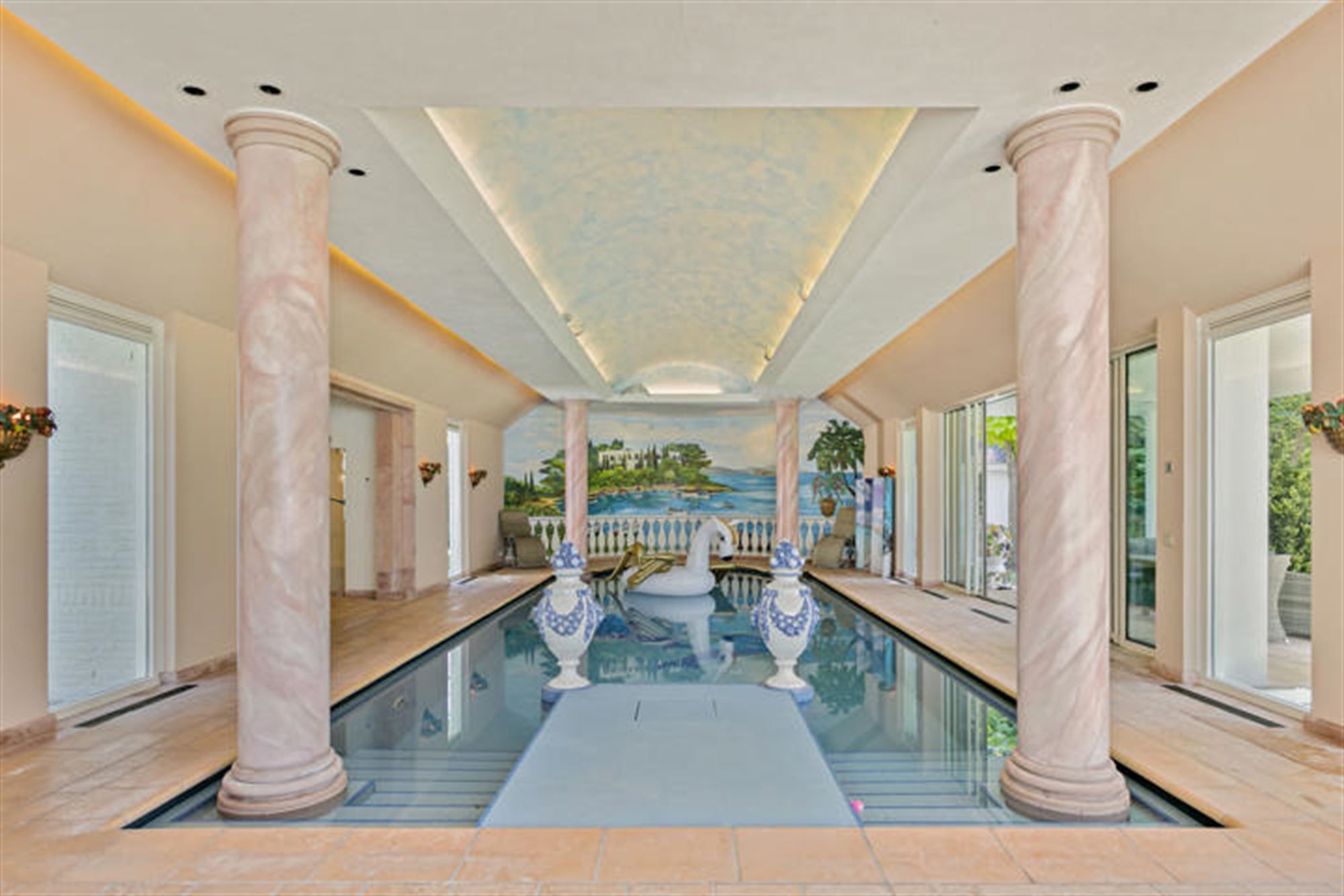 Statig landgoed met binnenzwembad op toplocatie foto 45