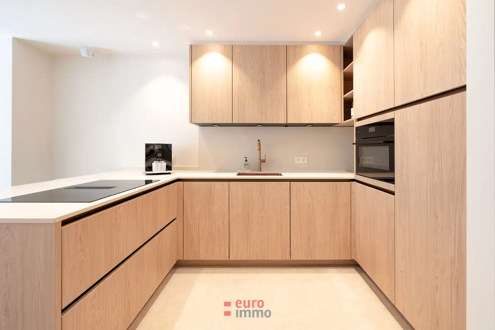 High-end afgewerkte topper met 2 slaapkamers én super groot terras! foto 5