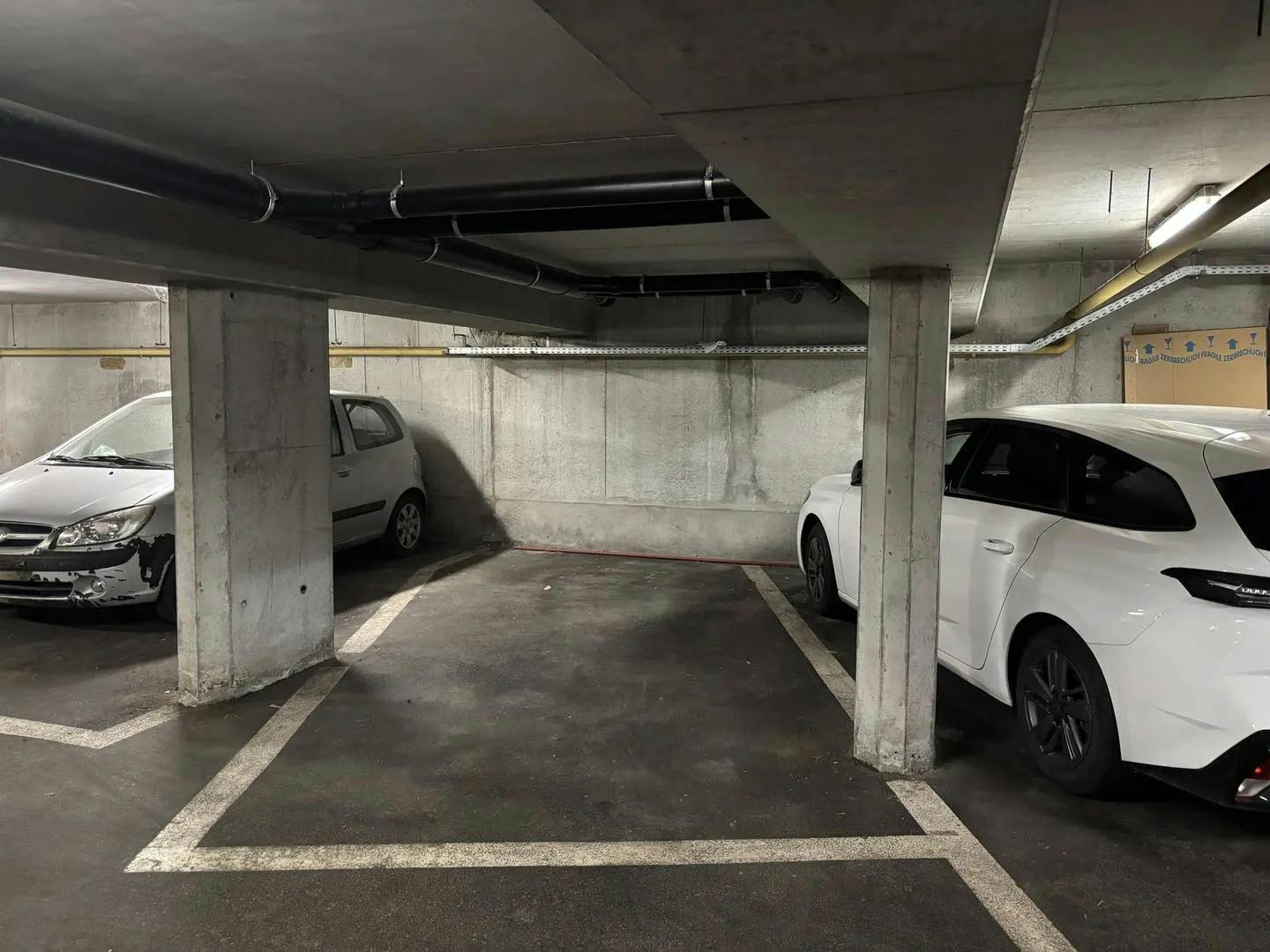 Autostaanplaats te koop in hartje Kortrijk!  foto 4