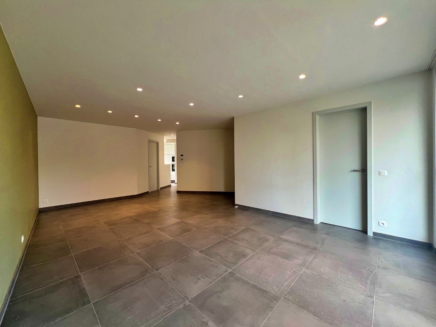 Instapklaar nieuwbouwappartement te huur in hartje Lievegem – E-peil 25 foto 4