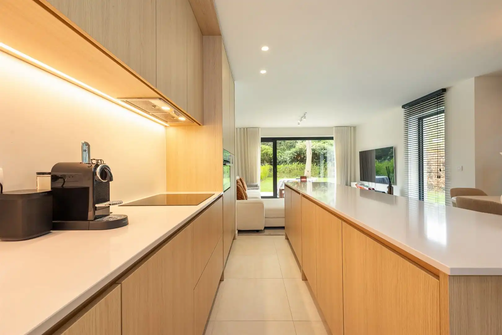 Luxewoning met tuin en privébos foto 6