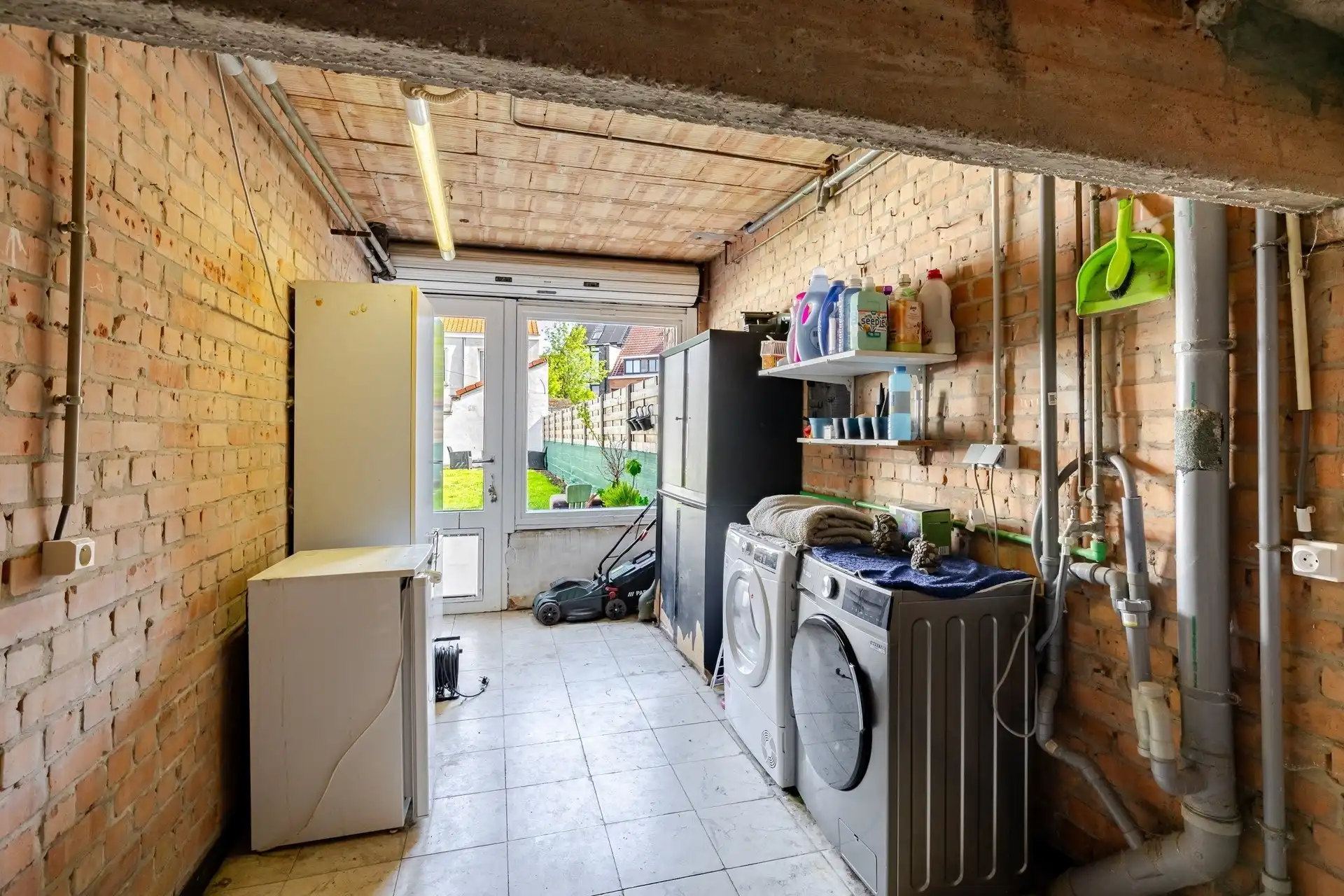 Ruime gezinswoning (225 m²) met 6 slaapkamers, garage en zonnige tuin in Oostende  foto 26
