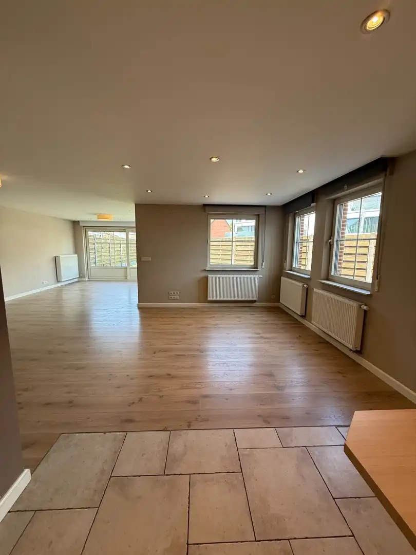 Prachtig, instapklaar energiezuinig appartement met 3 slaapkamers, terras en tuin te Bocholt. foto 17