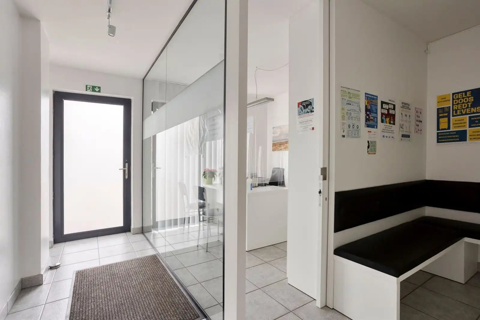 Alleenstaande villa  met 4 slaapkamers en tuin  foto 22