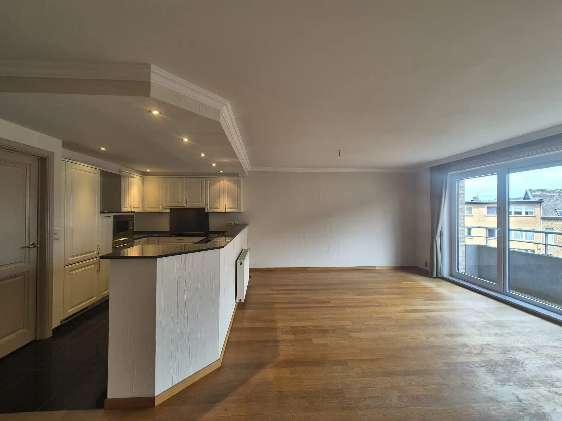 Modern appartement met zonnig terras op toplocatie. foto 4