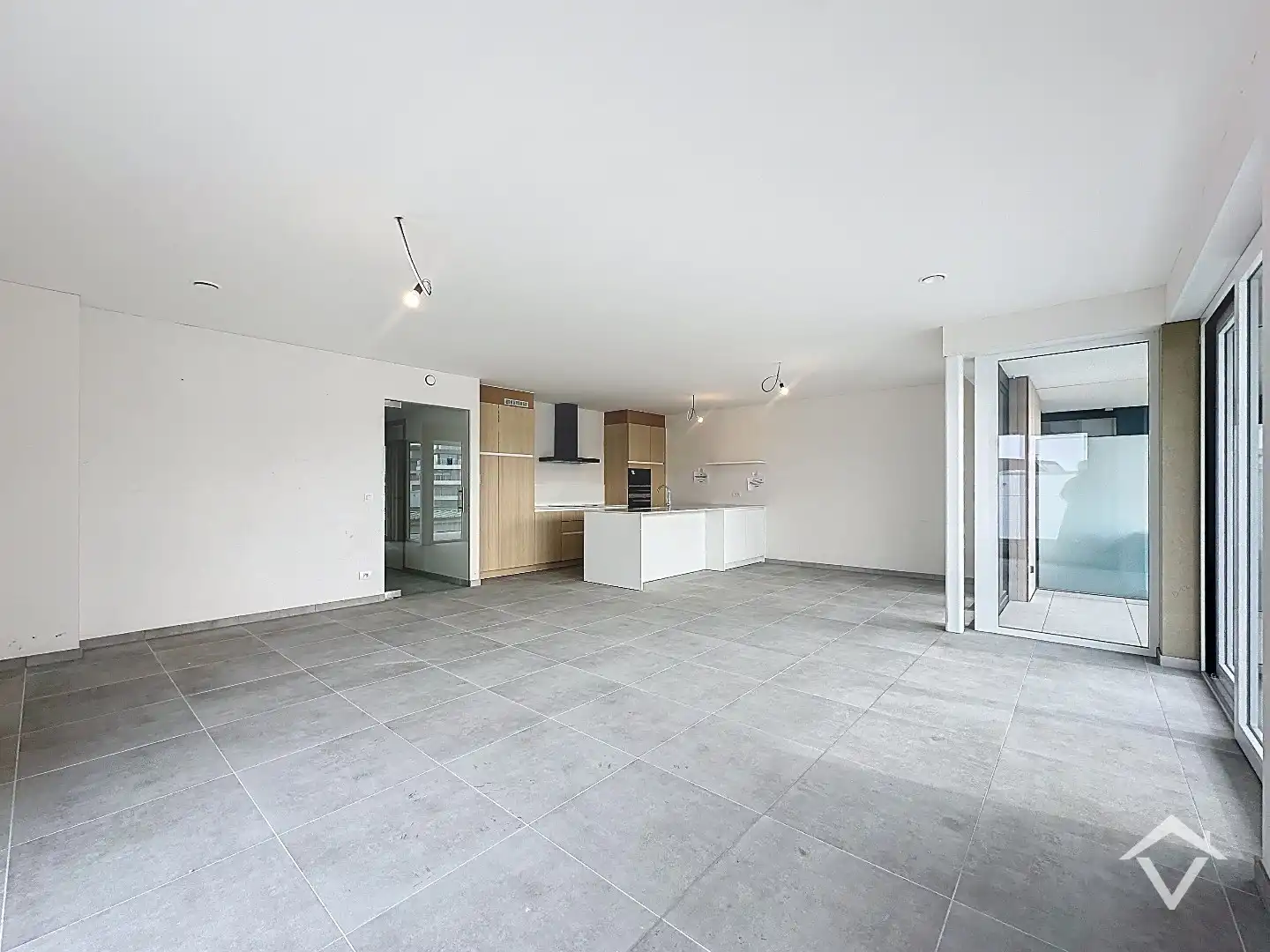 Wonen nabij jachthaven en zee - ruim appartement met terras en drie slaapkamers foto 7
