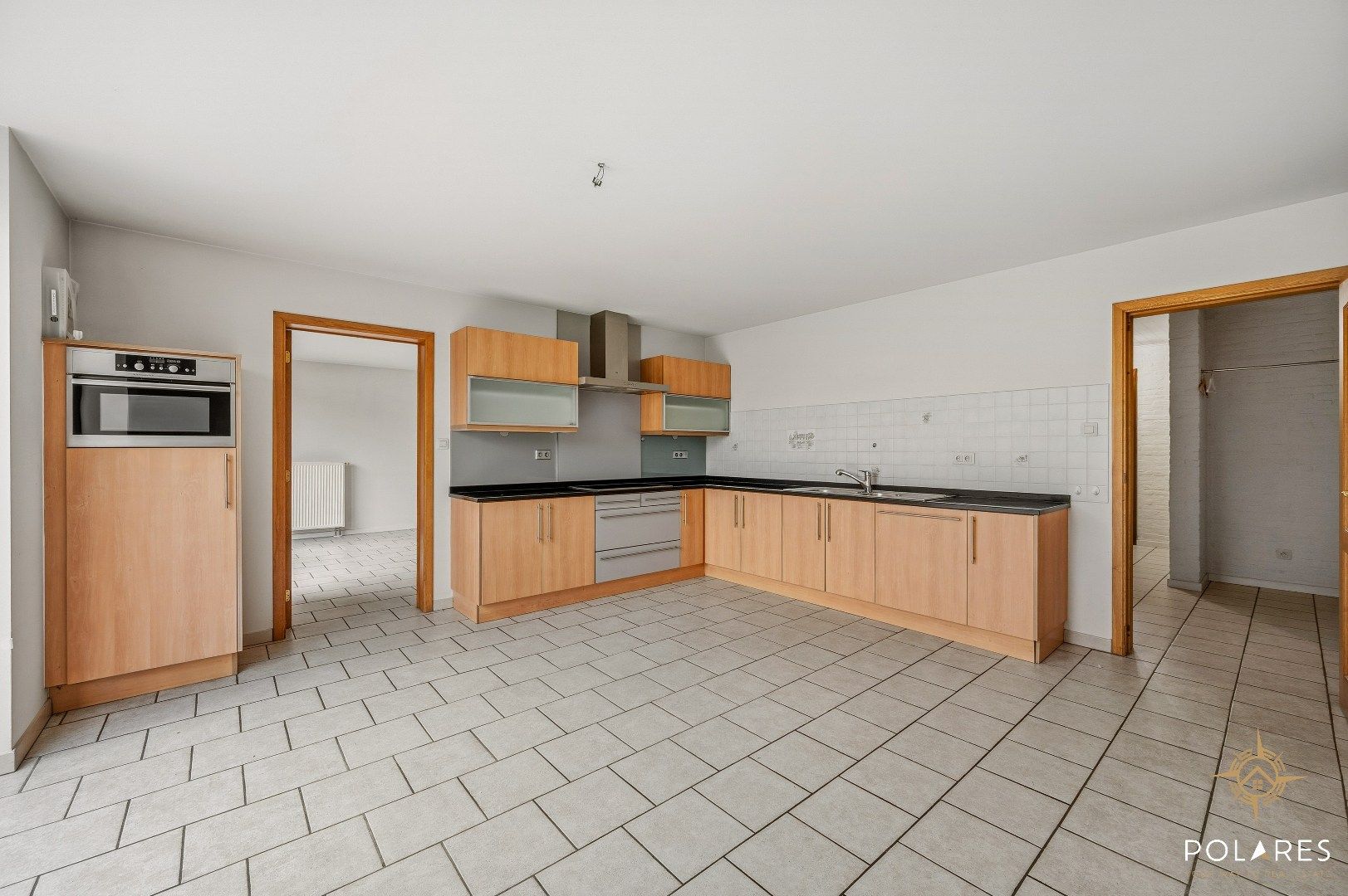 Ruime gezinswoning in een groene omgeving foto 8