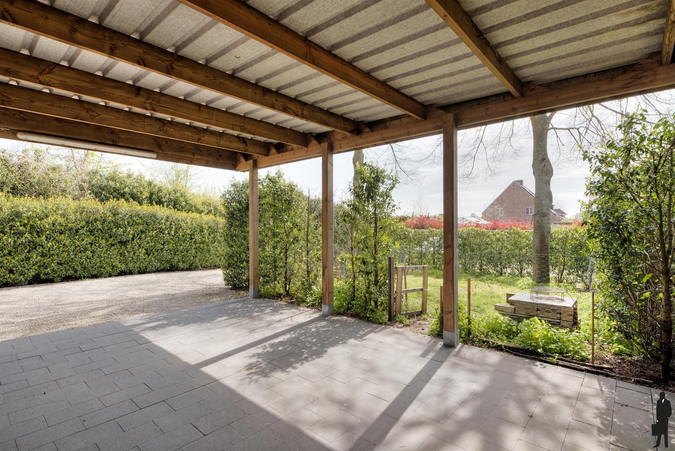 Ruime duplex met 3 slpk, carport, terras en tuin foto 14