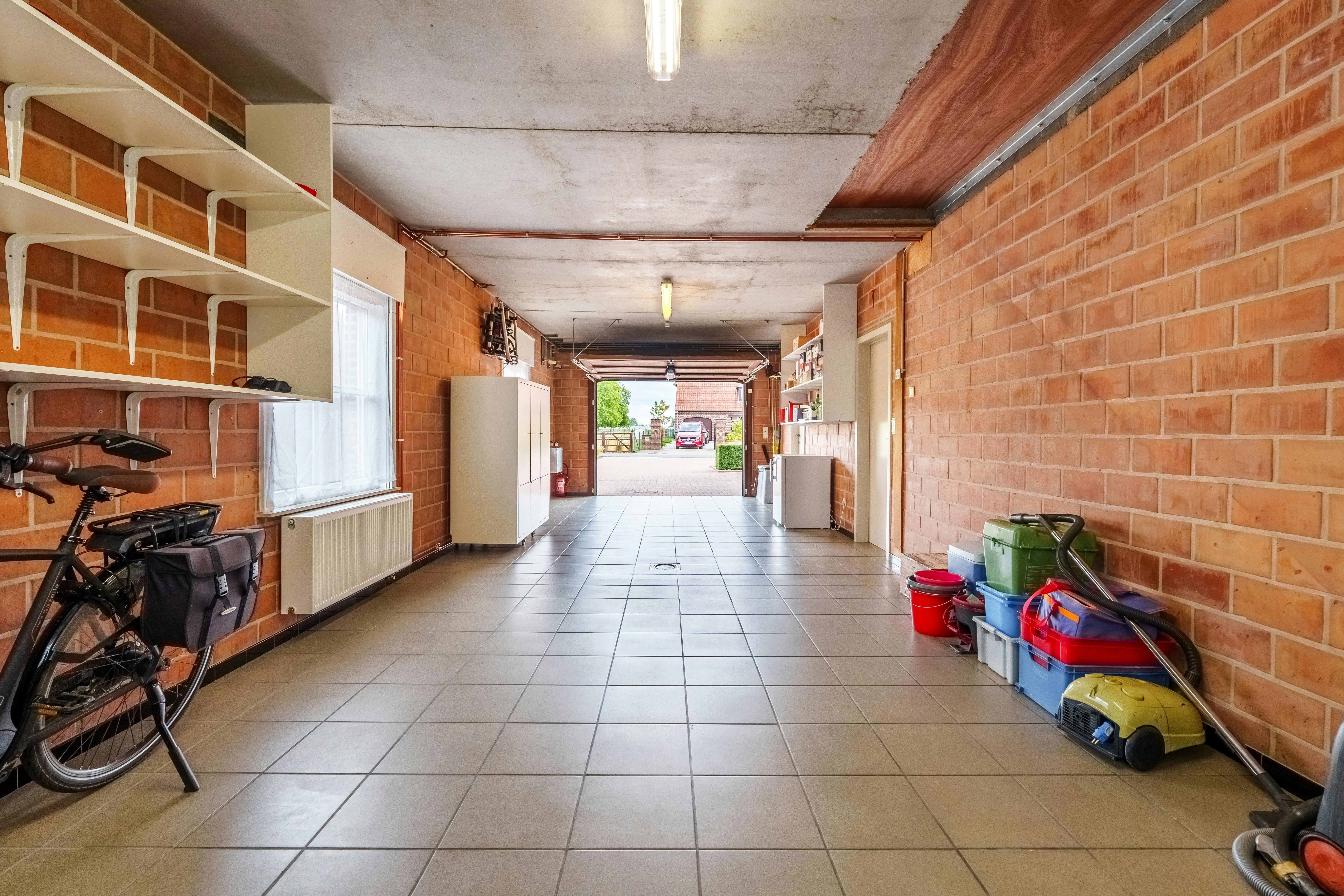 Ruime villa te koop in Gits met bijgebouw op 1.639 m² foto 24