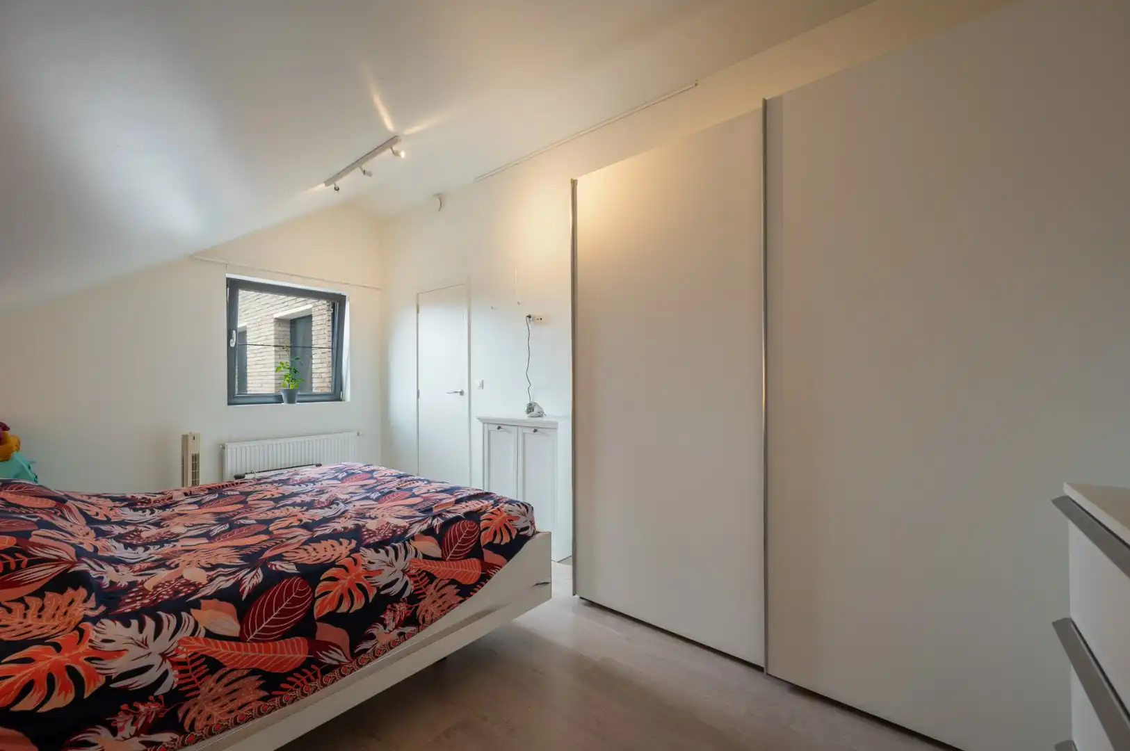 Instapklaar duplex appartement met ruim zonneterras op topligging in Brugge! foto 9