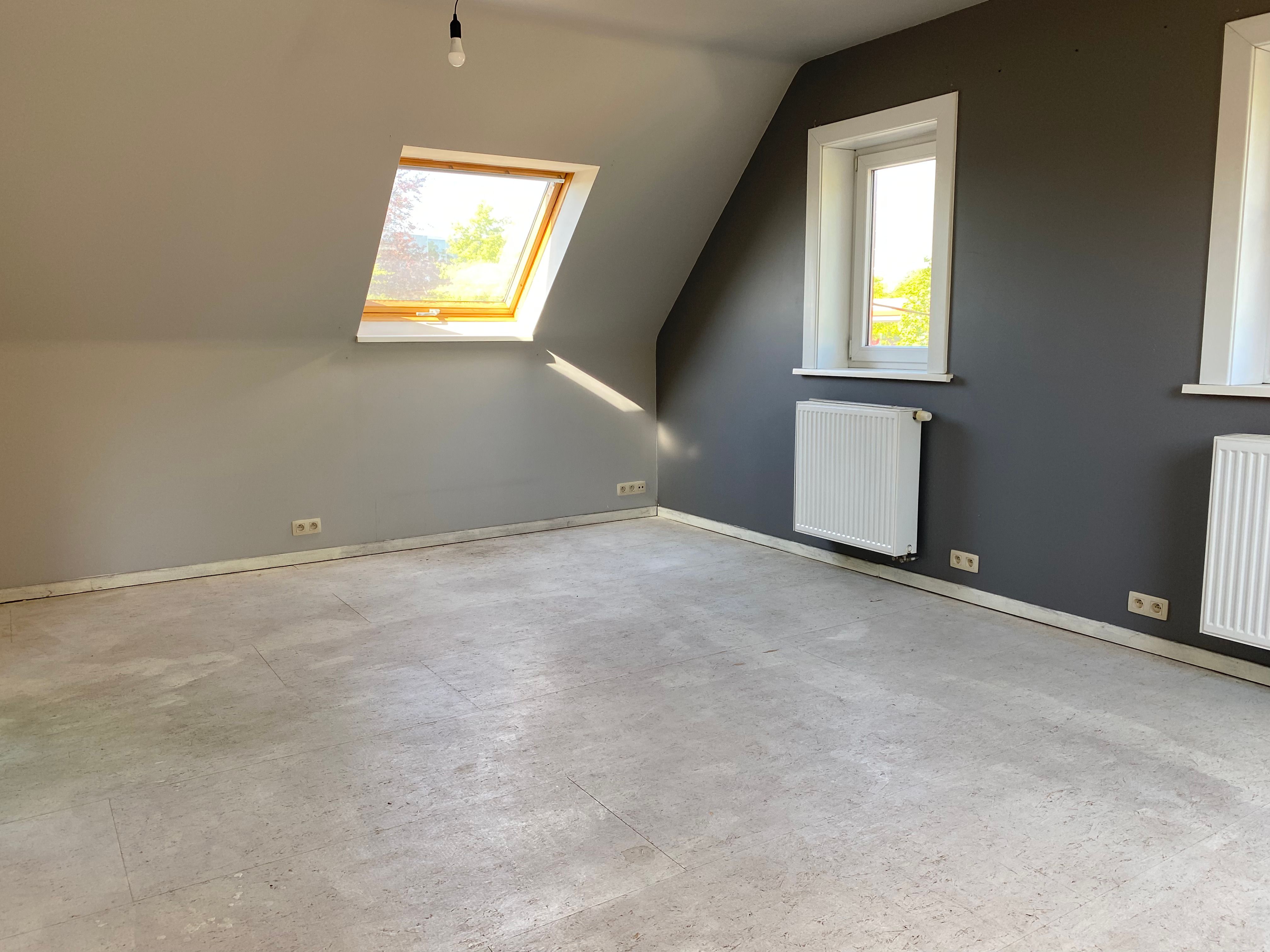 Woning met karakter te koop op een uitgestrekt perceel van 3.264m² foto 11