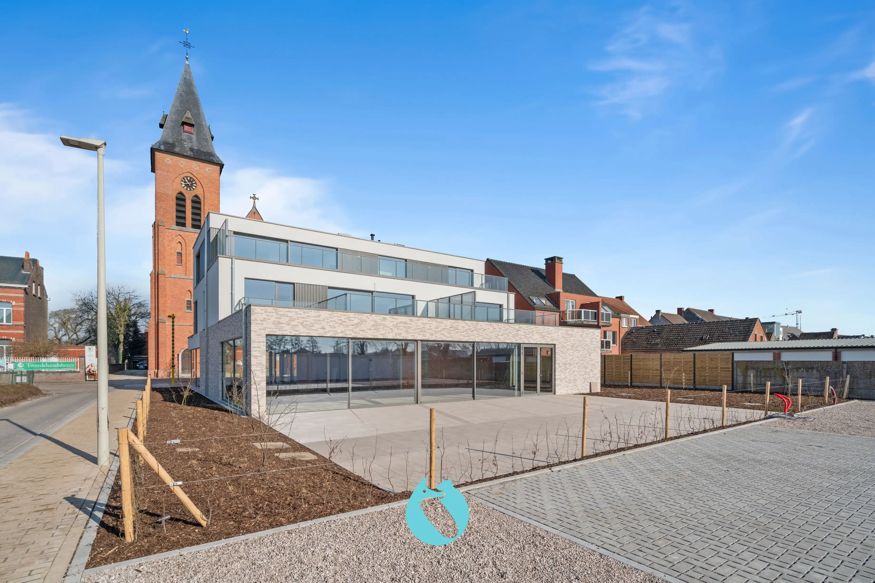 Multifunctioneel handelspand (360m²) met zonneterras (160m²) foto 4