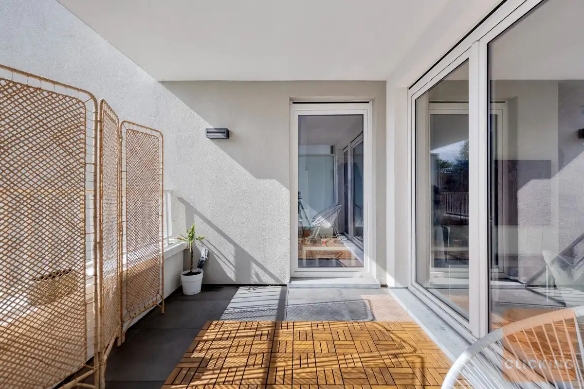 Modern 2 slaapkamerappartement met gezellig terras foto 5