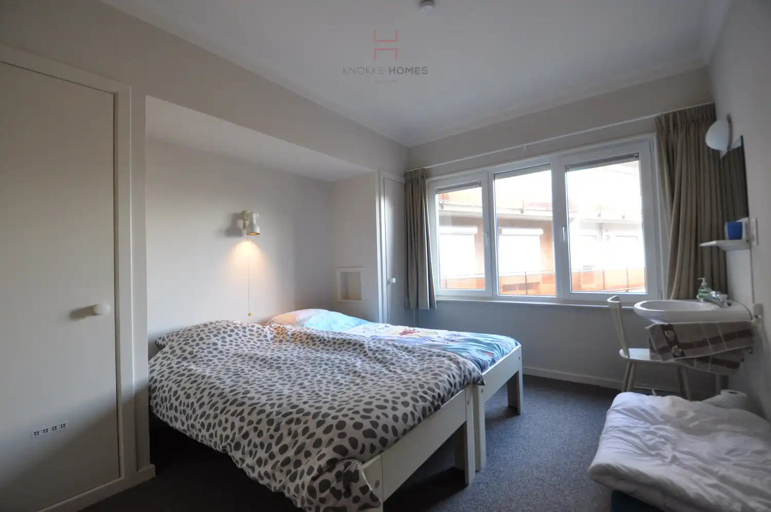 Gemeubeld twee-slaapkamer appartement met zijdelings zeezicht in een zijstraat van de zeedijk te Albertstrand foto 10