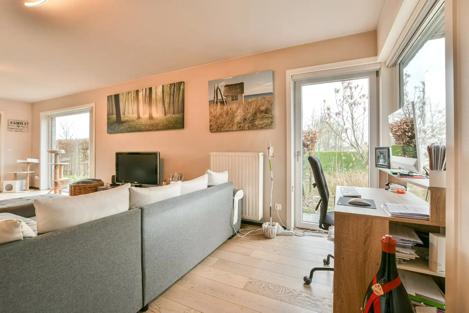 Instapklare halfopen woning met 3 slaapkamers en zonnige tuin in Vosseslag, vlakbij bos en duinen foto 5