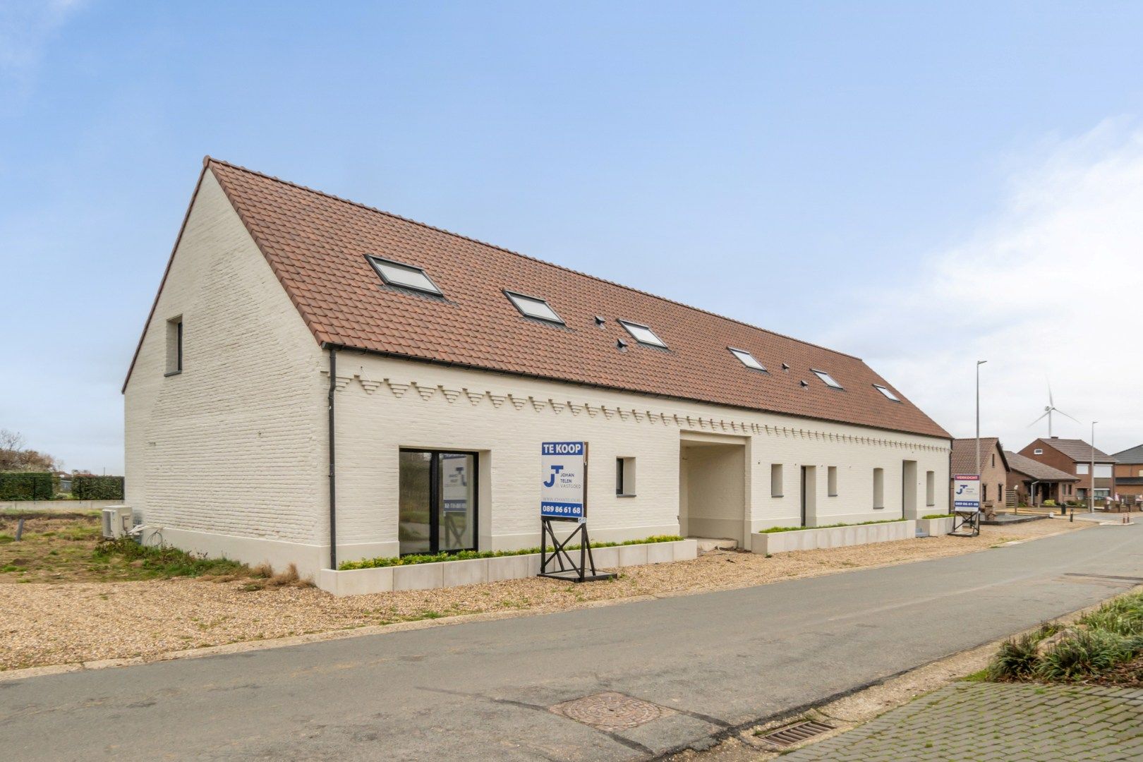 Exclusieve halfvrijstaande woning te koop na transformatie van bestaande hoeve naar 2 BEN-woningen!  foto 3