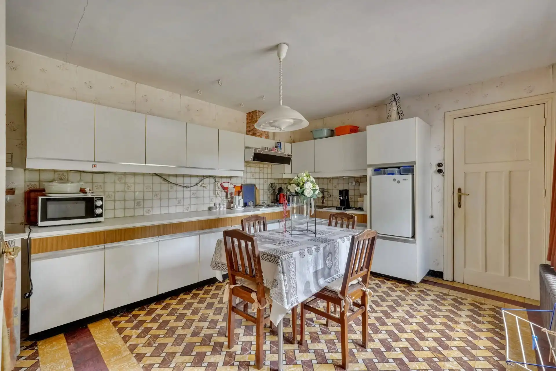 Ruime woning met 3 slaapkamers op perceel van 856 m² foto 6