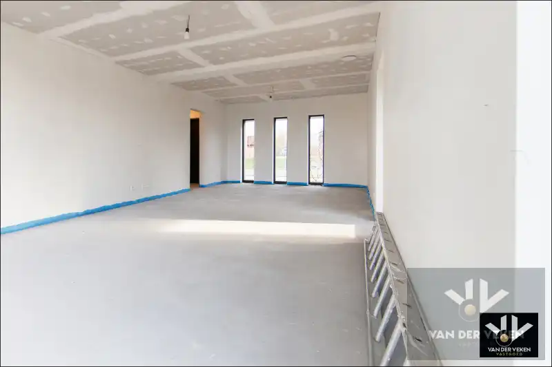 TOTAAL VERNIEUWDE WONING - ENKEL NOG AFWERKEN NAAR EIGEN SMAAK EN INZICHT foto 13