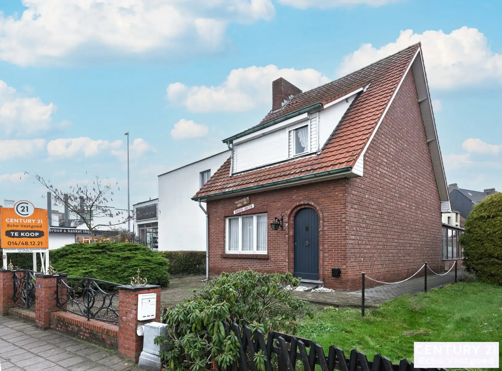 Te renoveren woning met potentieel in hartje Oud-Turnhout foto {{pictureIndex}}