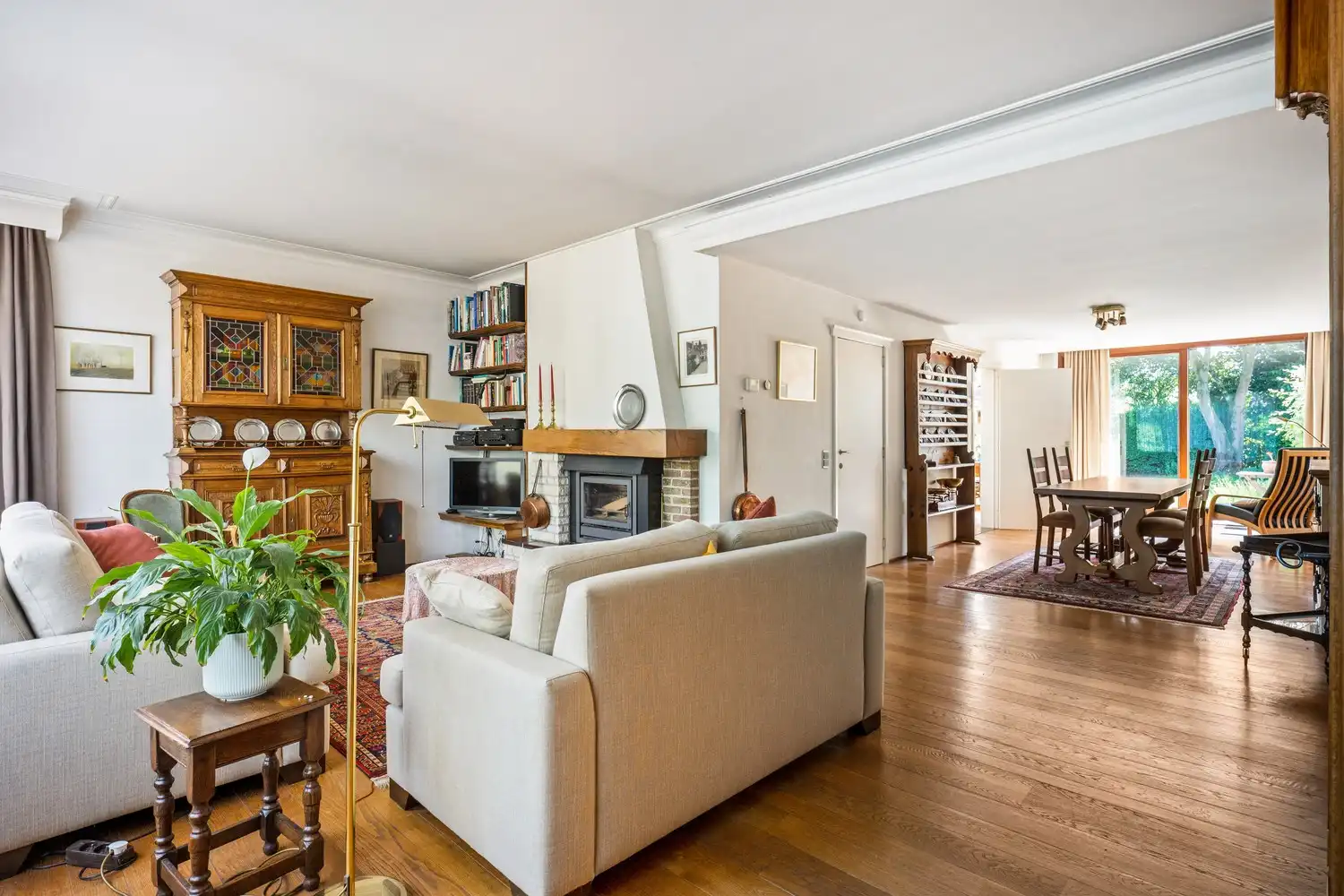 Halfopen bebouwing met 4 à 5 slaapkamers op toplocatie te Zevenbergen Lier foto 2