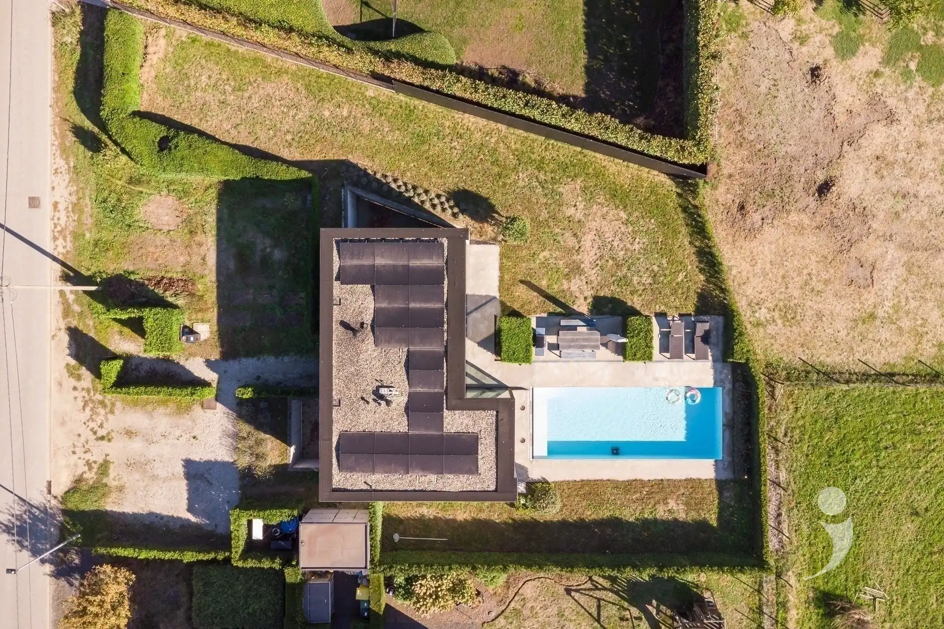 High-end architectenwoning met zwembad en prachtig zicht op de achterliggende weides foto 47