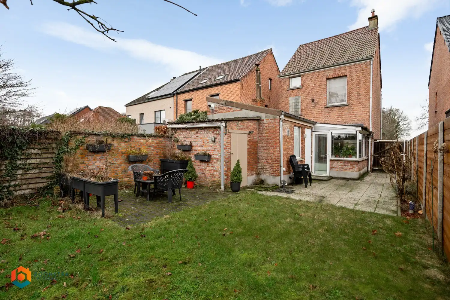 Te renoveren woning met 3 slaapkamers, tuin en garage foto 12