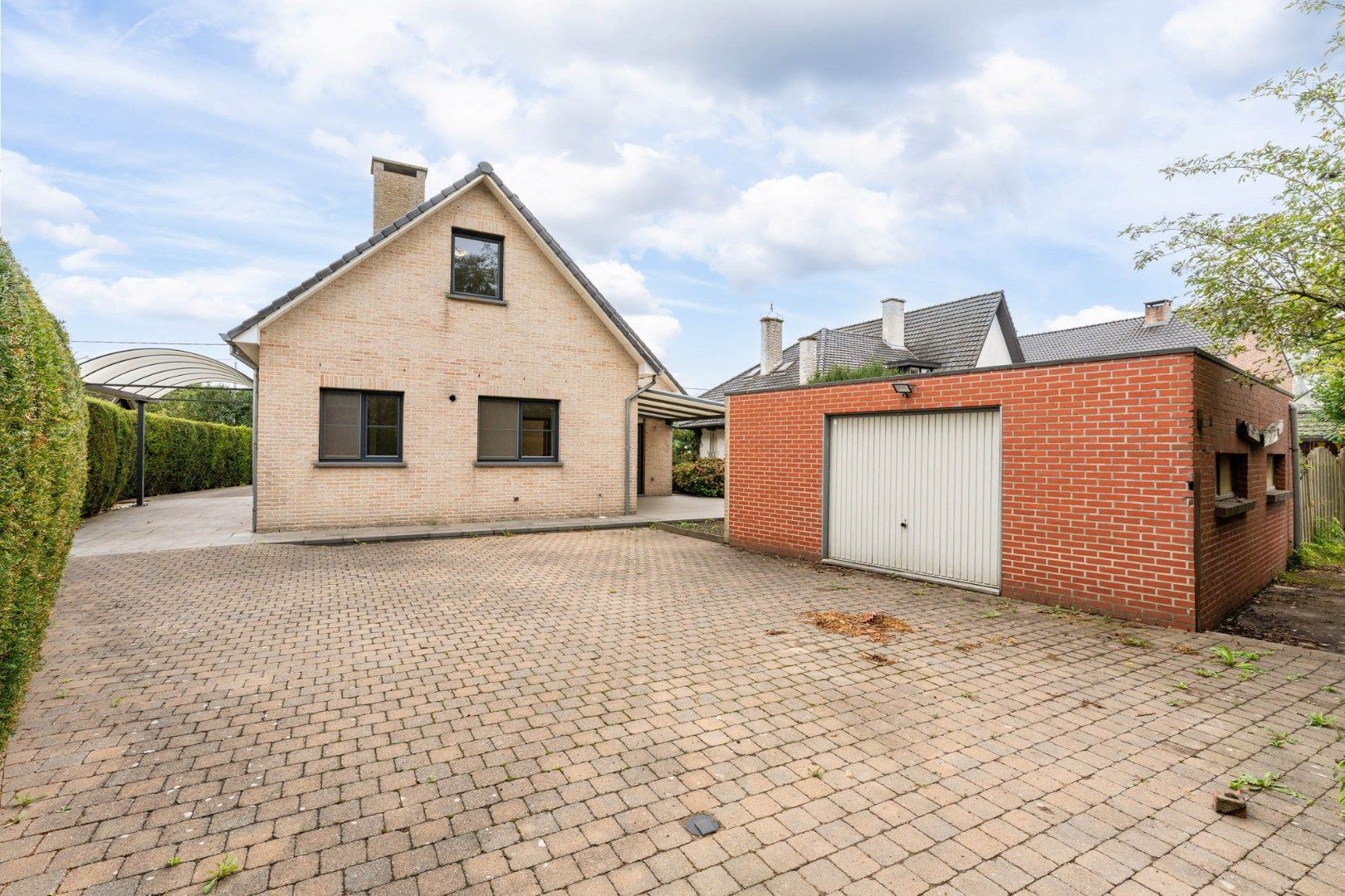 Stijlvolle, hoogwaardig afgewerkt en zeer ruime gezinswoning op een perceel van 8a65ca! foto 27