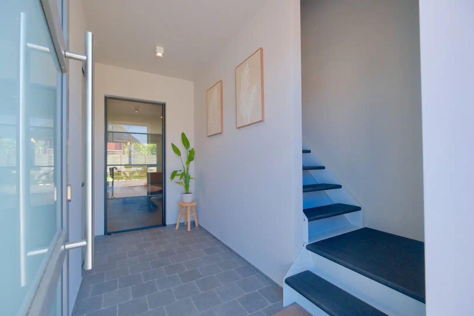 Lichtervelde - Prachtige recente woning met 3 slpks, garage en tuin foto 2