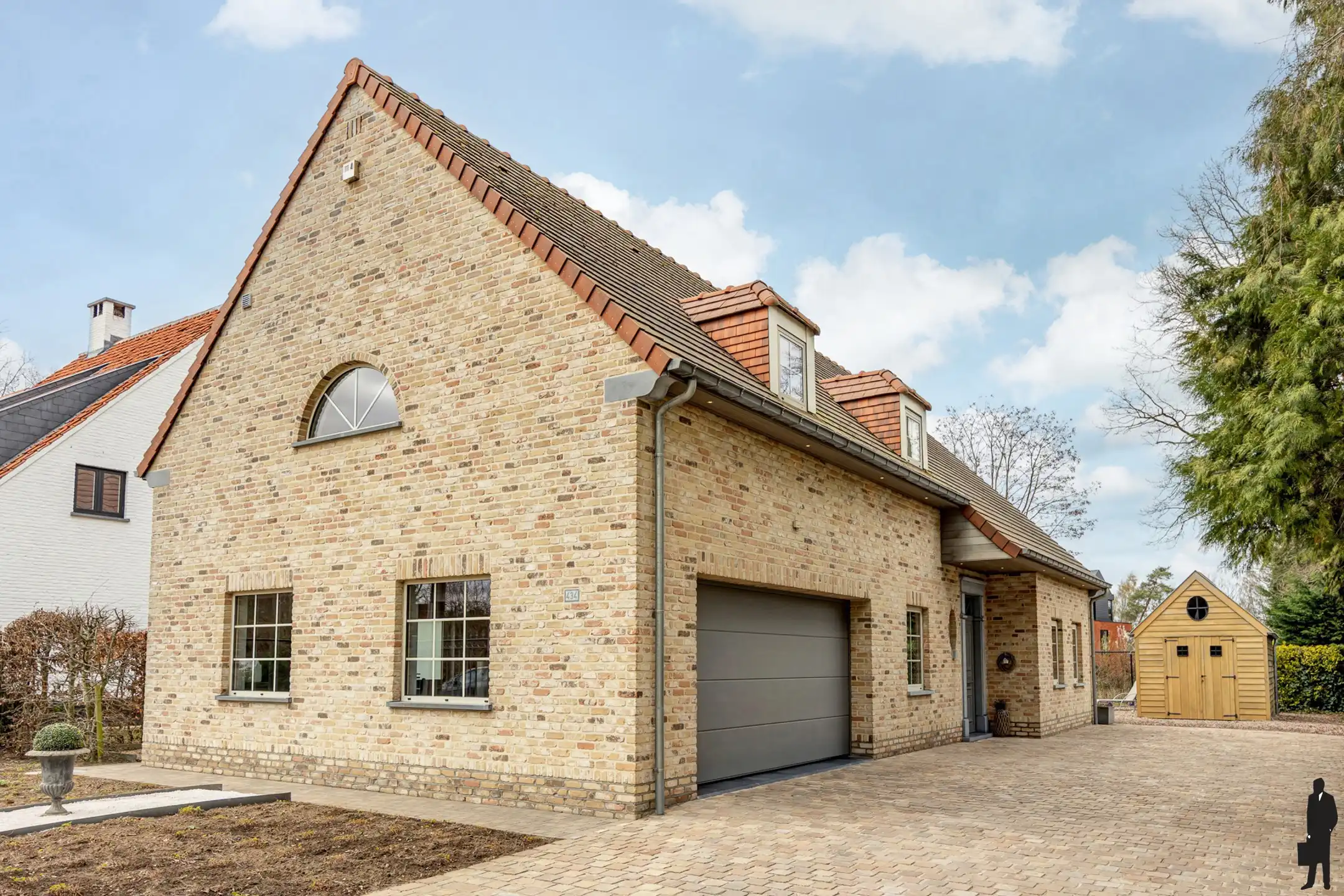 Riante, luxueuze gezinswoning op gunstige ligging foto {{pictureIndex}}