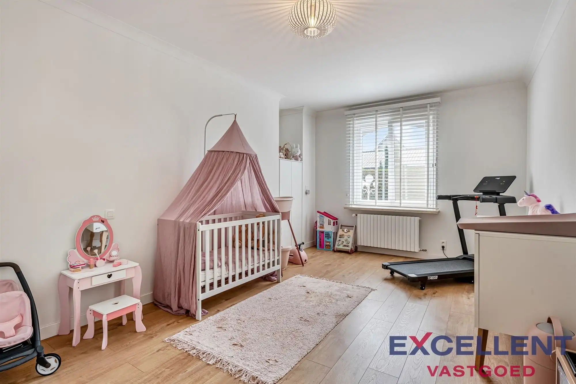 Modern gerenoveerde en riante villa met verzicht te koop foto 16