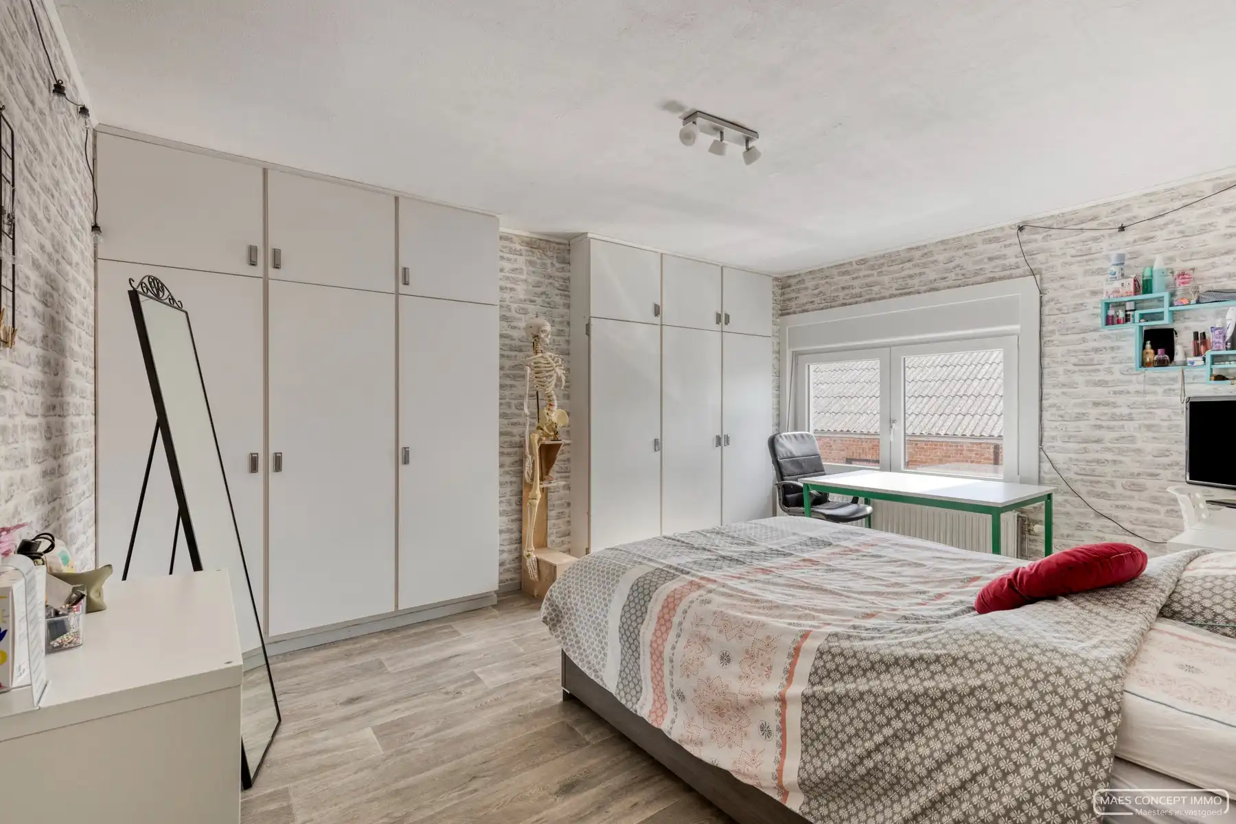 Ruime woning te koop te Waregem op strategische ligging foto 16