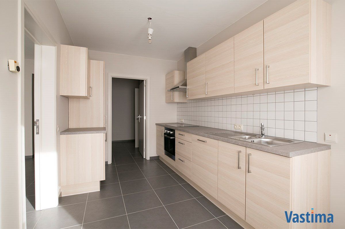 Lichtrijk appartement nabij station Haaltert met garage foto 2